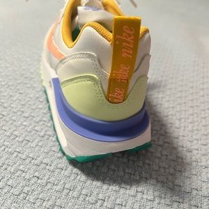 Size 7 - Nike Air Max Dawn White Multi